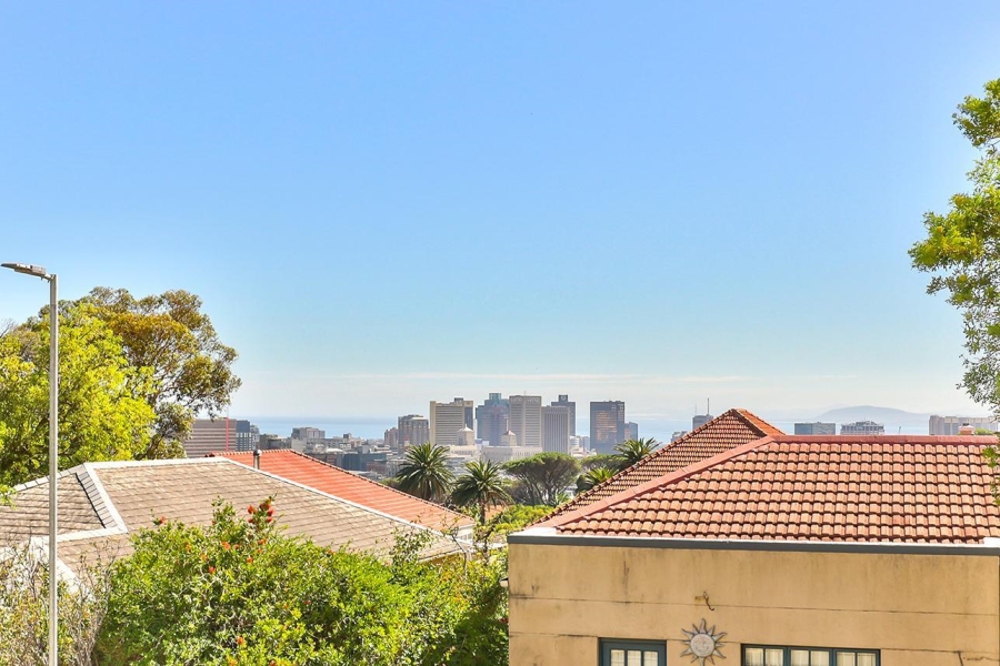 1 Bedroom Property for Sale in Vredehoek Western Cape
